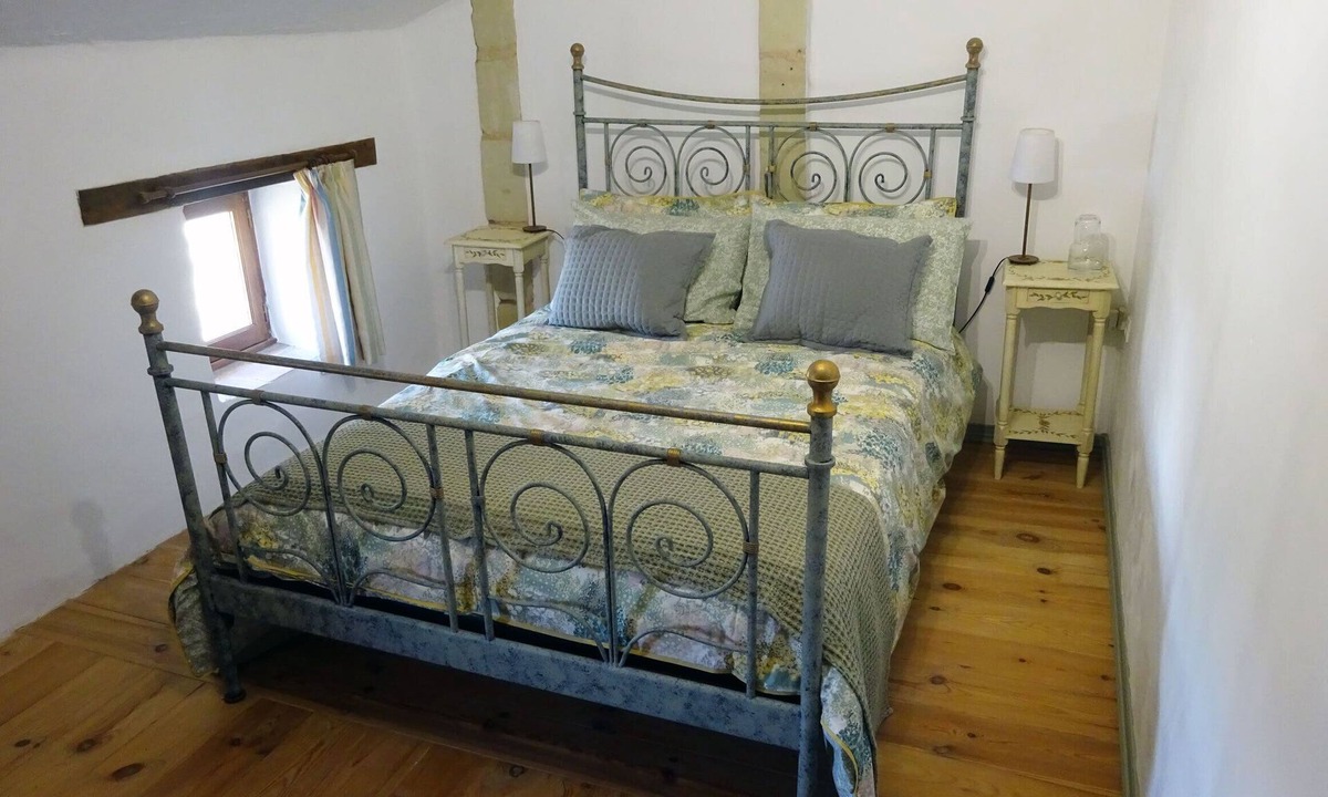 Cersay House | Peaceful & charming 3-bedroom house in Val en Vignes