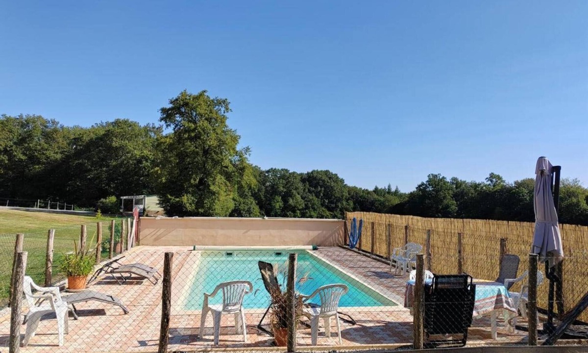 Chalais House | Peaceful Family Getaway in Nature with Shared Pool and Activities