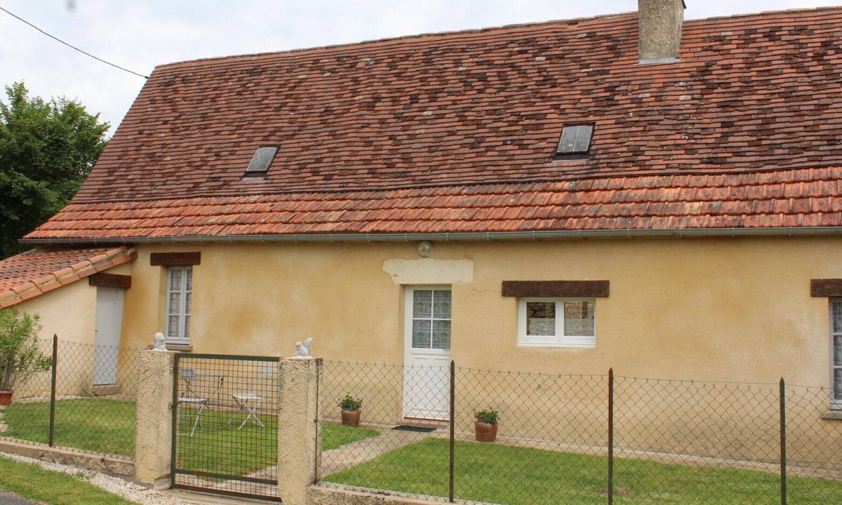 Saint-Marcel-du-Perigord Cottage | Périgord house with private garden, fireplace, pets allowed