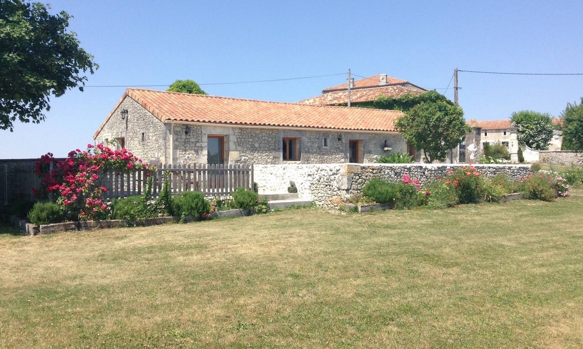 Bessac House | Picturesque, great location & a POOL! Great for families and friends!