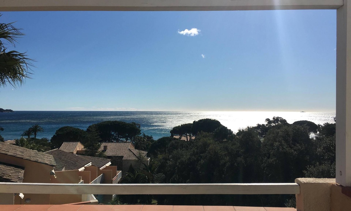 Le Lavandou Apartment | Pieds dans L'eau sea view - L'Anse de Pramousquier P&V