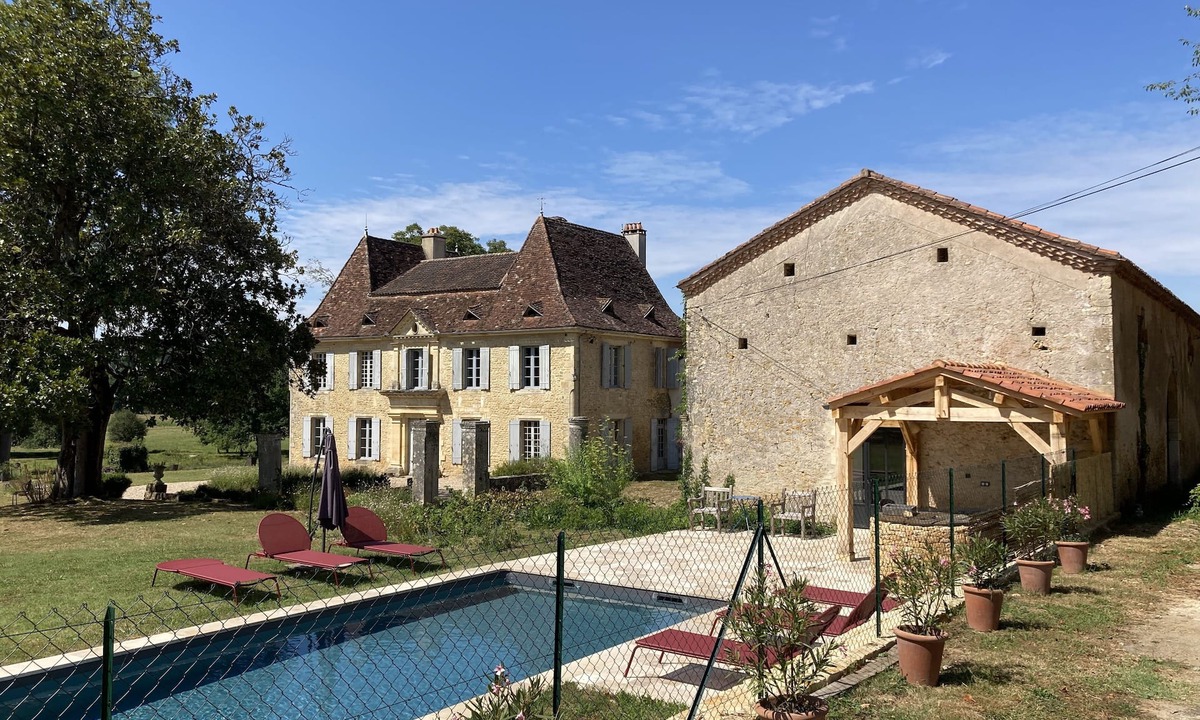 Saint-Chamassy Apartment | Pool House in a majestic and peaceful setting