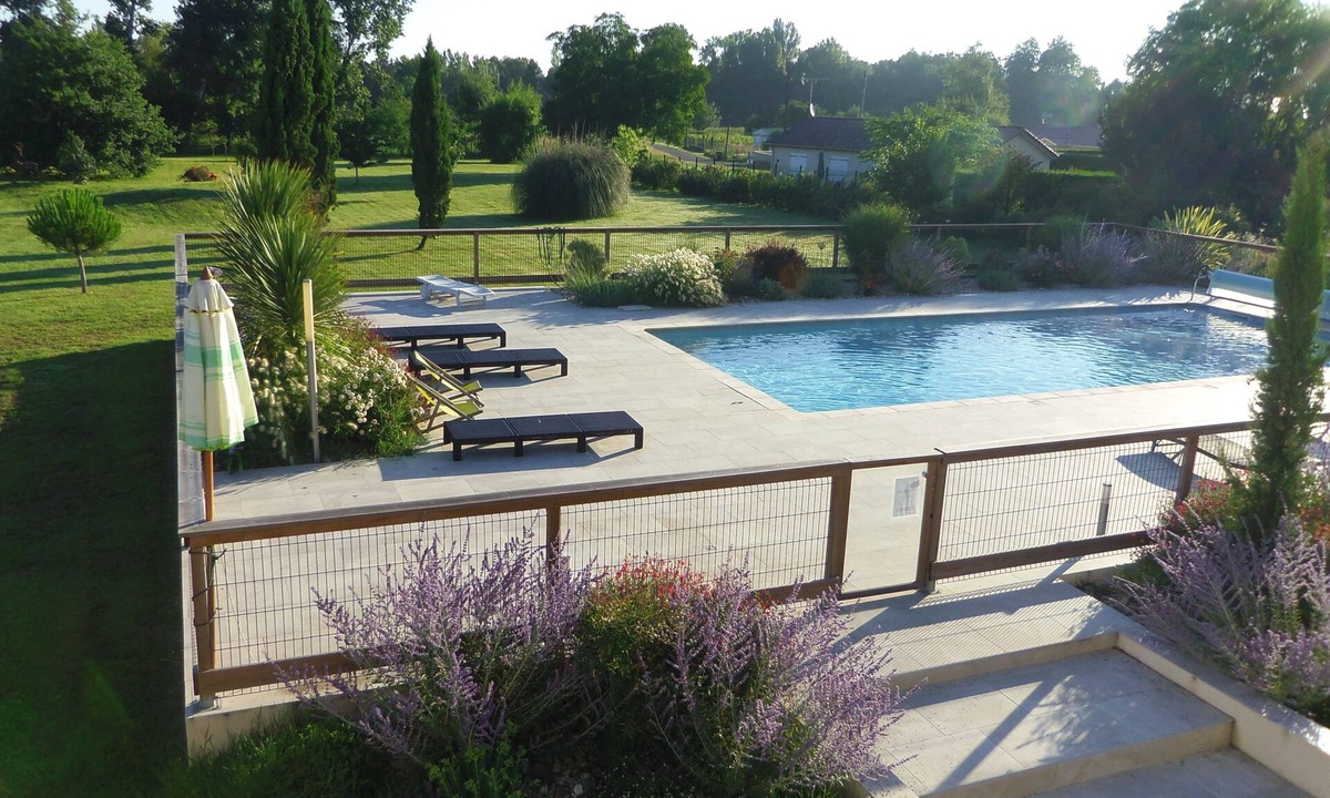 Anglade House | Près Bordeaux Maison rénovée 4*tout confort: calme, piscine ,parc 1ha, étang