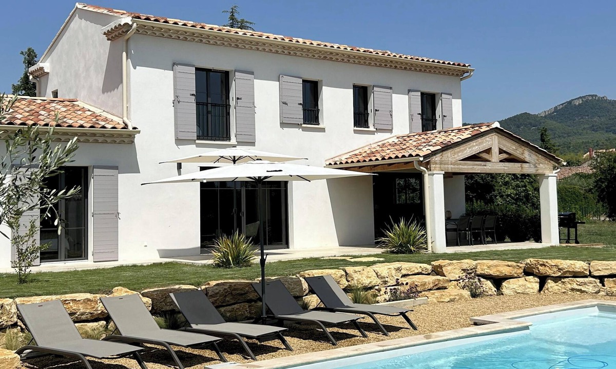 Vacqueyras Villa | Prestigious villa with private pool 200 m from the village.