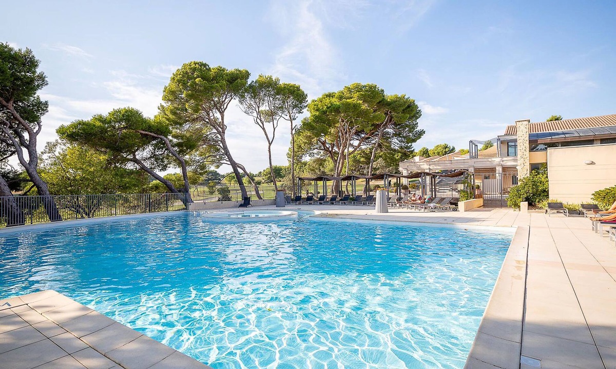 Saumane-de-Vaucluse Apartment | Provence Country Club by Interhome