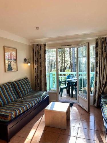 Lacanau-Ocean Villa | Résidence Lacanau Les Pins - Domaine du Golf - Appartement T2 dans résidence avec piscine collective chauffée MAE-8341