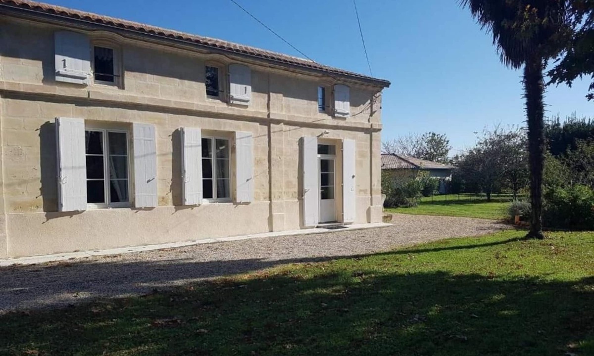 Gauriac House | Rent stone house