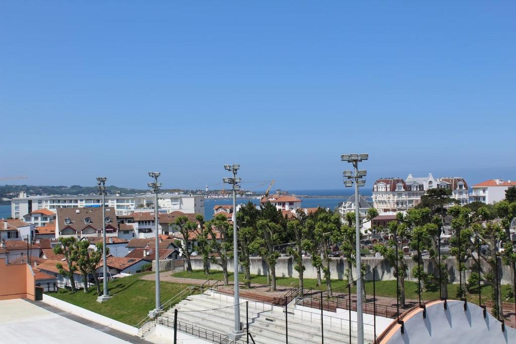 Saint-Jean-de-Luz Apartment | RES. DU PARC CENTRE VILLE TERRASSE ET PARKING
