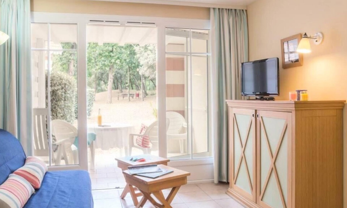 Soulac-sur-Mer Apartment | Residence Pierre & Vacances Les Dunes du Médoc*** - Apartment for 4 people - 1 bedroom - Terrace or balcony - South exposure
