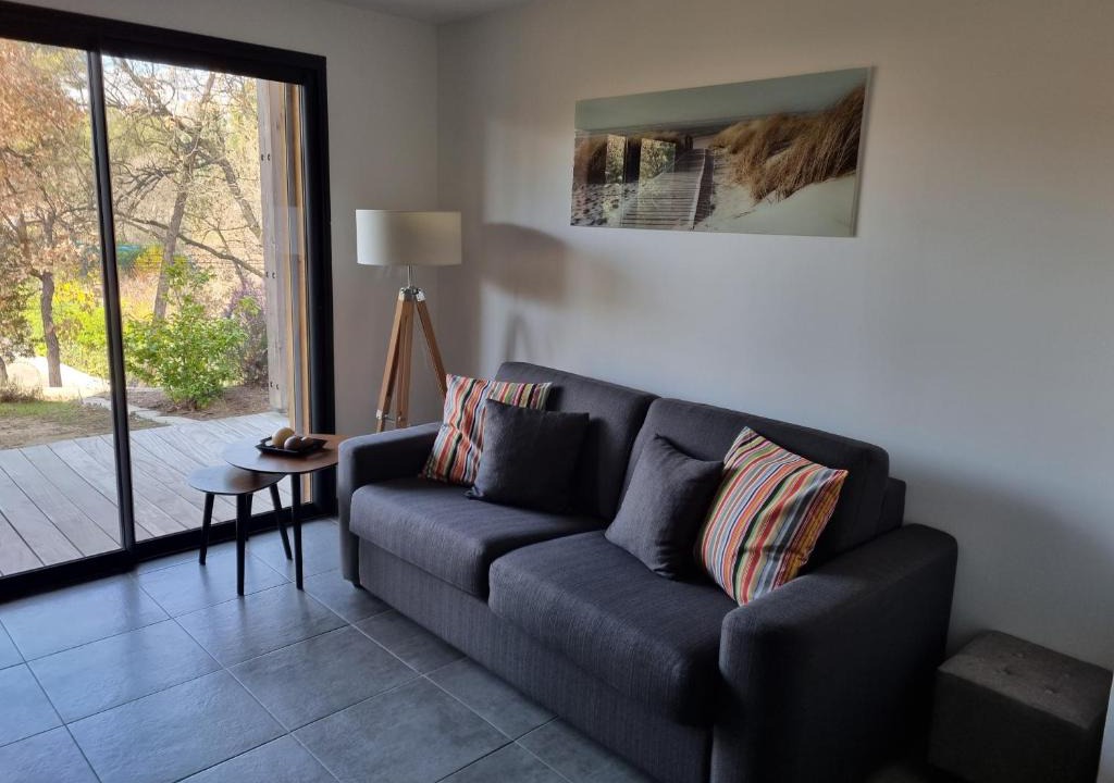 Rousset Apartment | Rez-de-jardin avec vue sur la Sainte Victoire