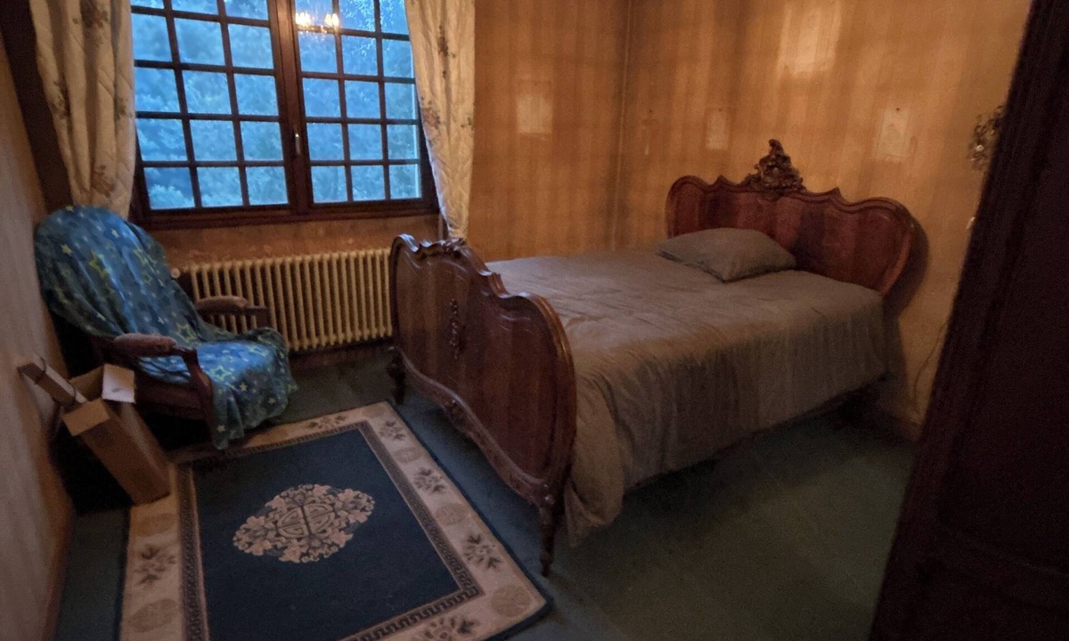Eysines Bed & Breakfast | Room in house