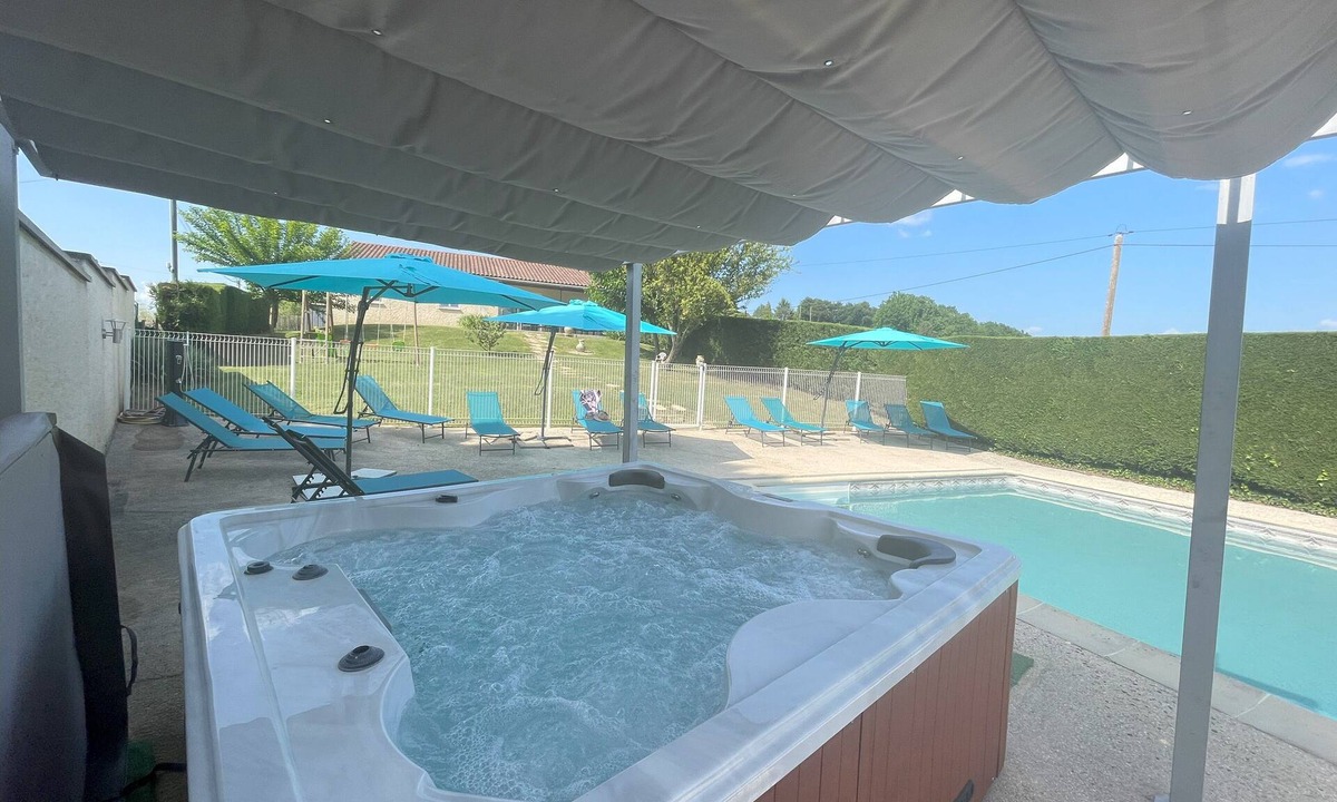 Sarlat-la-Caneda House | SARLAT-LA-CANEDA: Private pool HEATED-JACUZZI-LINGE HOUSE-BEDDING XL-CLIM