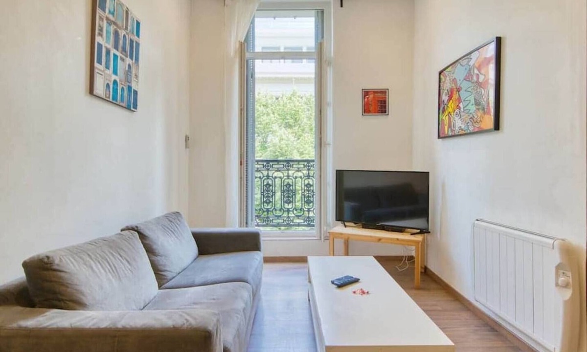 La Joliette Apartment | SCHUMAN 2 - The happiness of Joliette