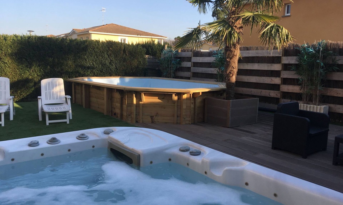 Ares House | SEMI-DETACHED HOUSE QUIET HOUSING, SPA AND POOL