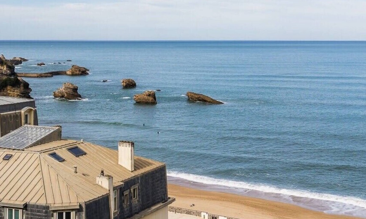 Biarritz City Centre Apartment | SKY KEYWEEK 2 bedroom sea view apartment in the center of Biarritz