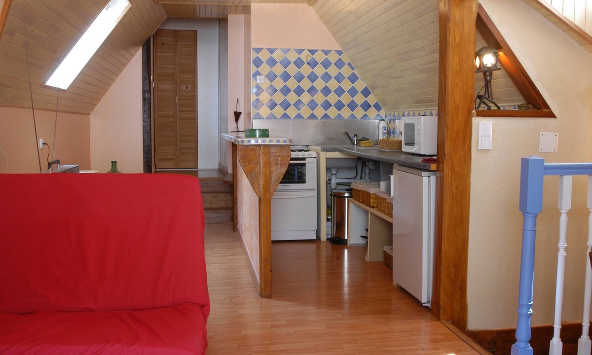 Navarrenx House | Small semi-detached house located in the town center