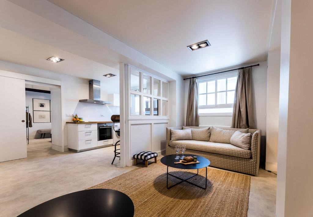 Biarritz City Centre Apartment | SOTOAN KEYWEEK Design Apartment close to the Port-Vieux beach in Biarritz