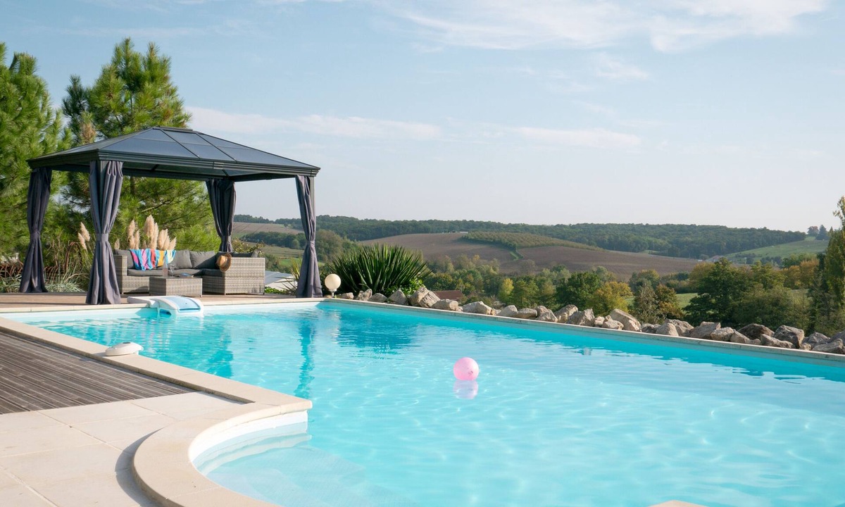 Caubon-Saint-Sauveur Villa | Spacious Villa for 6-8 People plus 2 Babies with Exclusive Pool