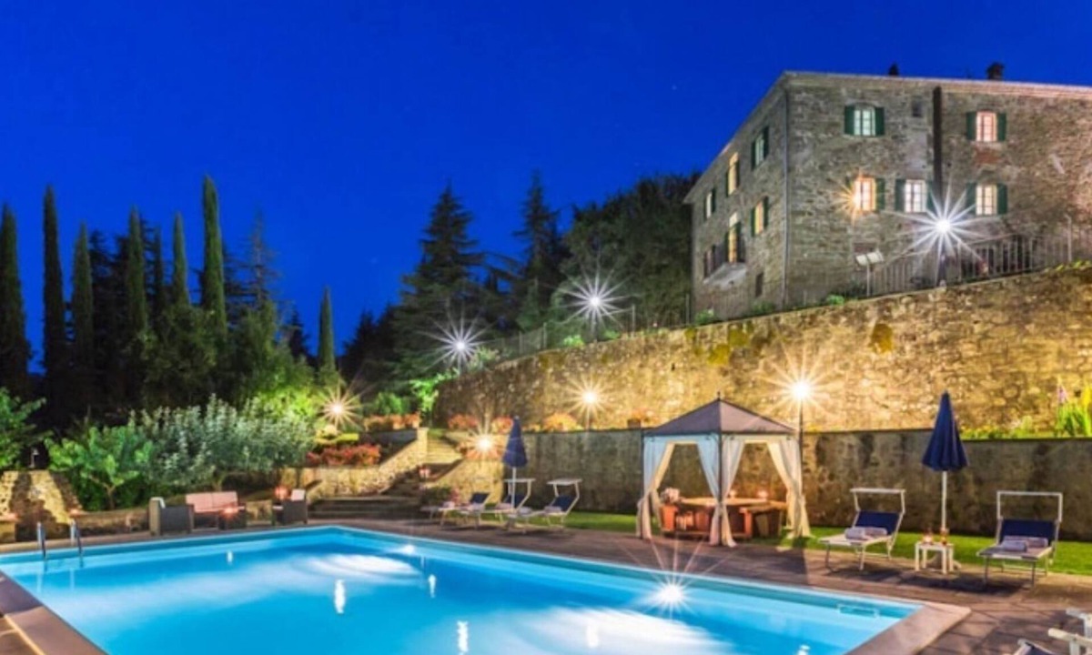 Ripoli Villa | Splendid Villa for 12. Pool, outdoor Jacuzzi 25-hectare Park, Hunting, Fishing