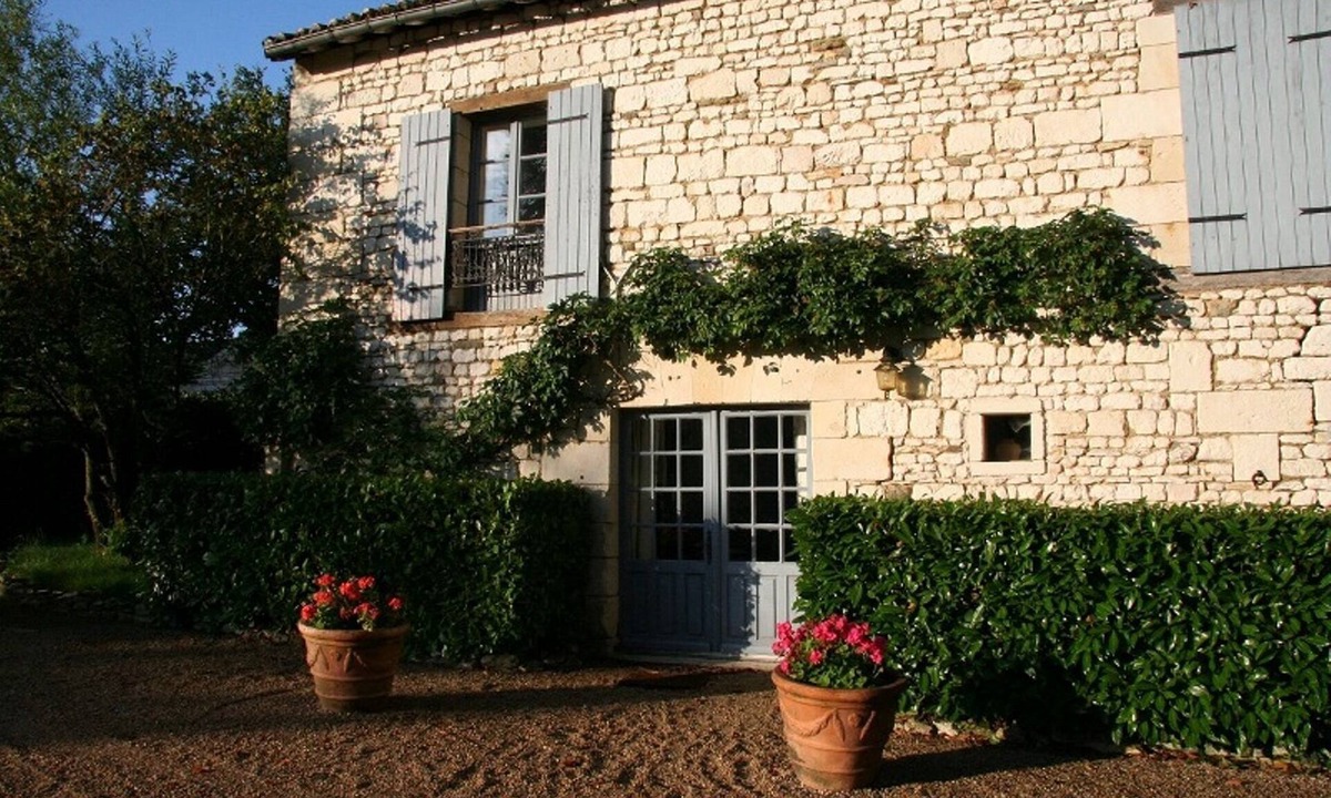 Bournand House | Stone Cottage, 2 bedrooms up to 6, pool, in a XVIIth C Castle, Loire Valley