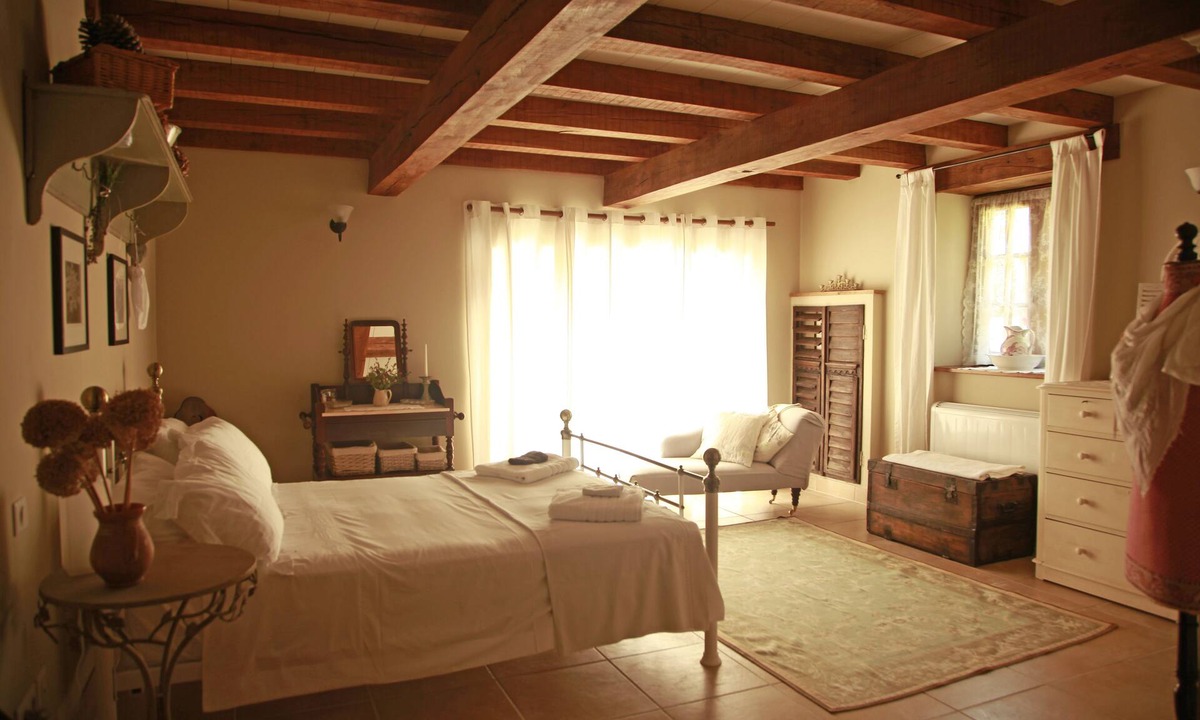 Blanquefort-sur-Briolance House | Stone barn offering luxurious accommodation a short drive from Monpazier.