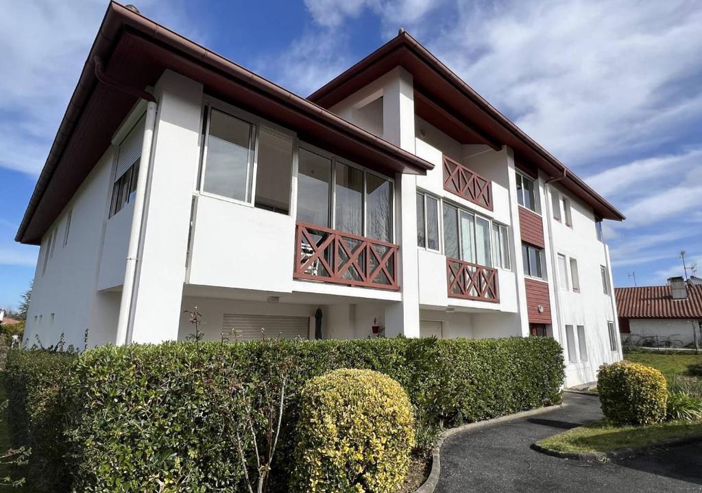 Cambo-les-Bains Apartment | Studio 2 personnes, terrasse fermée, animaux tolérés, proche parking – Cambo-les-Bains - FR-1-495-63