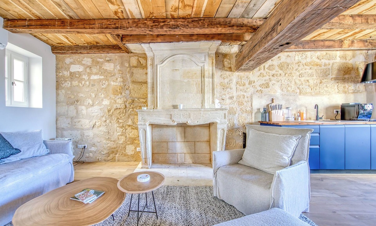 Saint-Emilion Apartment | Studio Apartment 'L'escale Bigaroux' with Wi-Fi and Air Conditioning