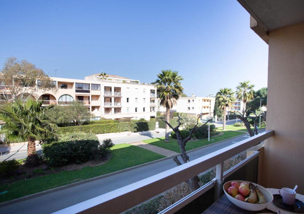 La Faviere Apartment | Studio Côte d'Azur-10 by Interhome