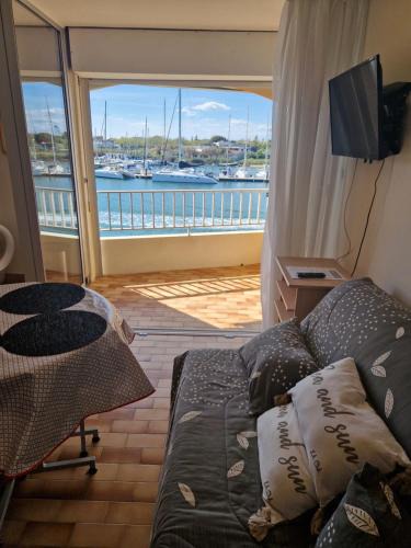 La Celle-sous-Gouzon Apartment | Studio les pieds dans l'eau