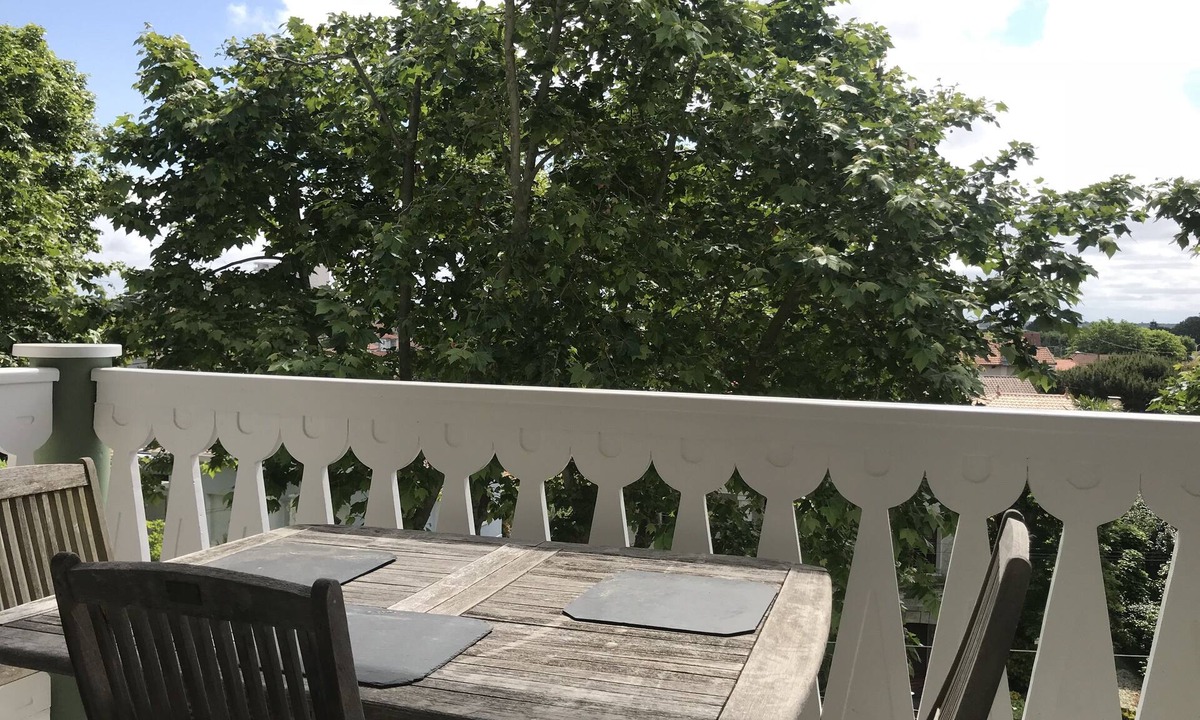 Arcachon Apartment | STUDIO + PARKING / 200 M FROM BEACHES, HARBOR AND SHOPS