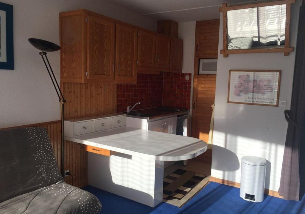 Arette Apartment | Studio pour 4/5 pers. avec balcon, accès pistes, casier à skis, parking, résidence avec ascenseur - FR-1-602-43