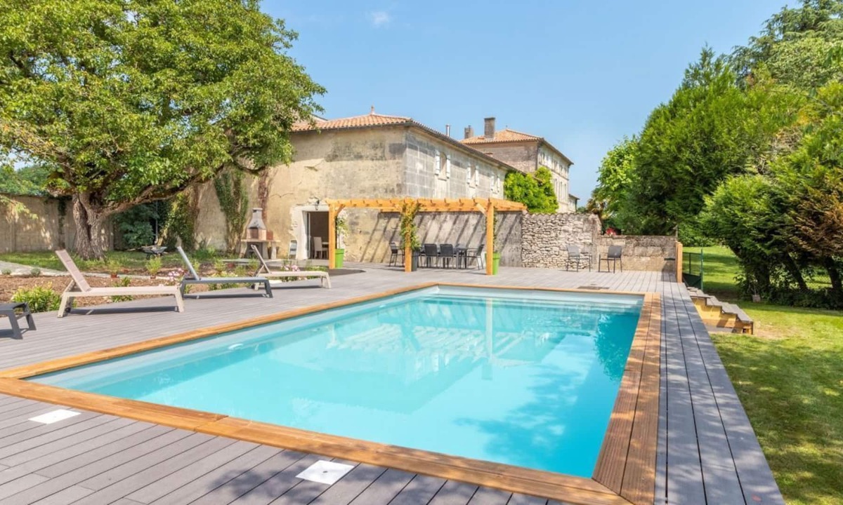Louzac-Saint-Andre House | Stunning 4-bed house w/ private garden and swimming pool near Cognac, France