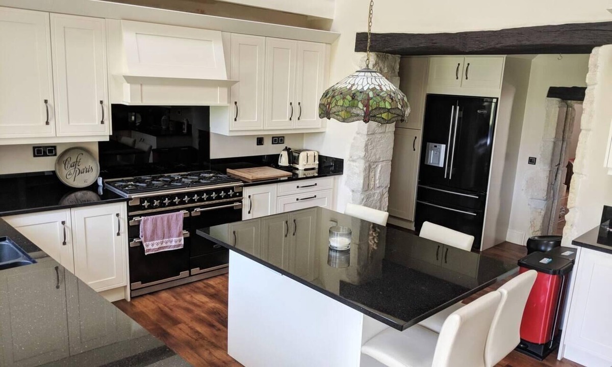 Dieulivol House | Stunning 7-Bed Vineyard masters house in Dieulivol