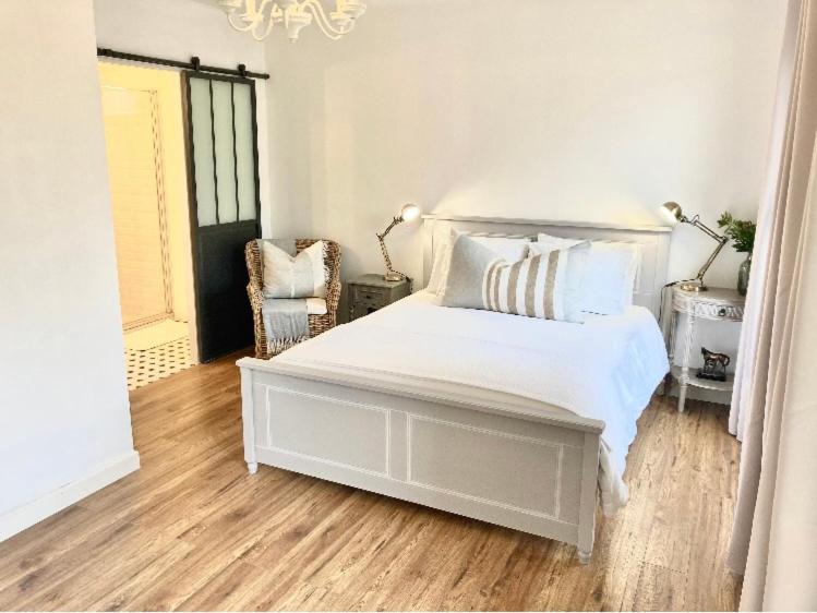 Bourg-Charente House | Stunning bedroom overlooking the Charente