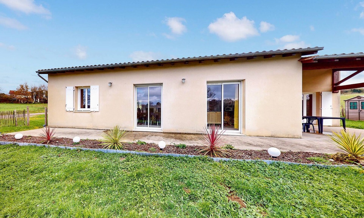 Bussiere-Badil House | Stunning home in Bussière-Badil
