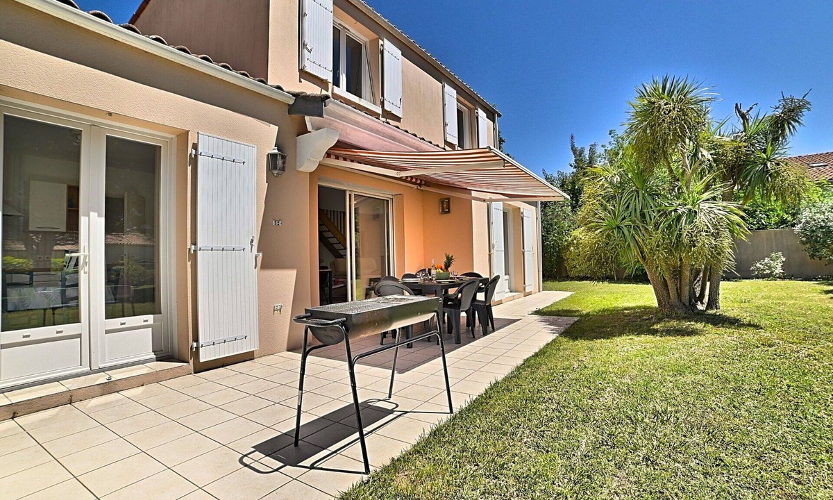 La Remigeasse House | Stunning private villa for 8 people with WIFI, TV, terrace and pets allowed