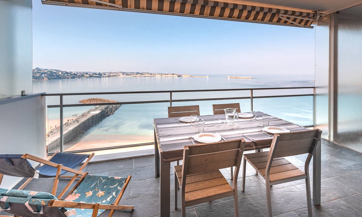 Saint-Jean-de-Luz Apartment | Superb apartment with a terrace facing the bay of St Jean