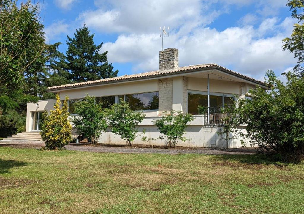 Agris House | Superbe maison avec spa privatif, jardin, animaux acceptés et Wi-Fi - FR-1-653-112