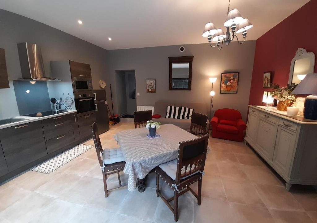 La Roche-Posay Apartment | T2 de Standing avec Jardin, Terrasse et WI-FI au Centre de La Roche-Posay - FR-1-541-67