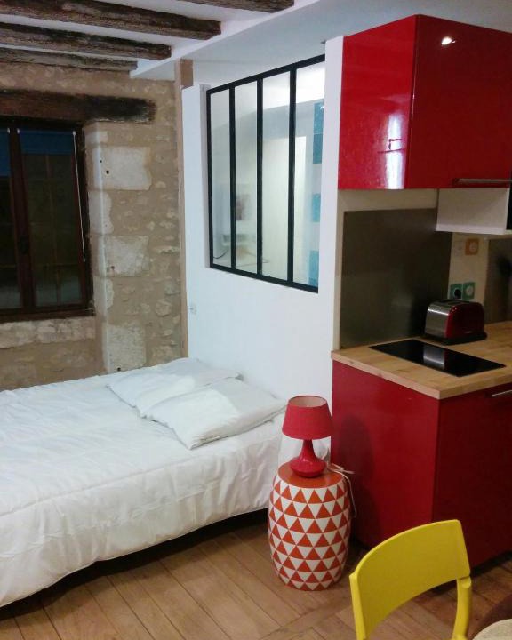 Chauvigny Apartment | Tour Duguesclin