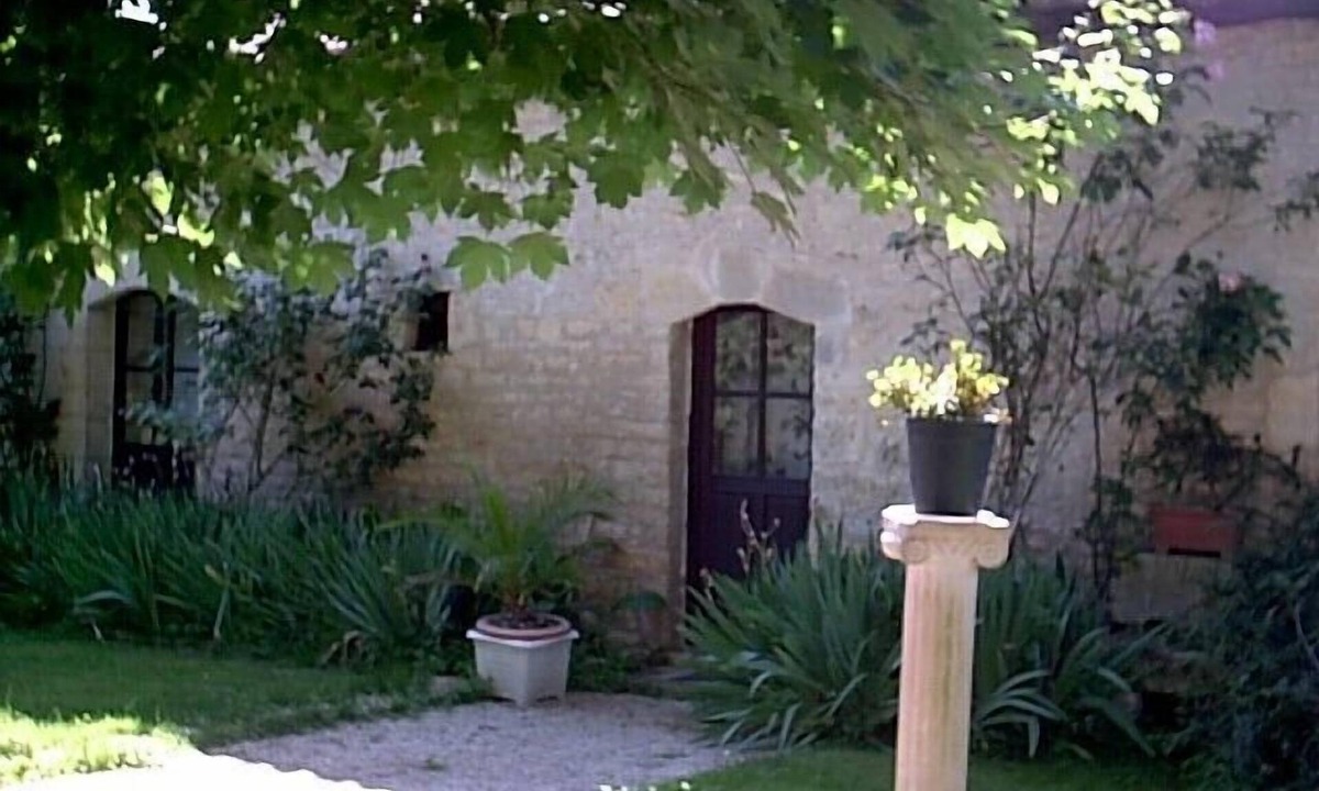 Champagne-le-Sec Cottage | VERY QUIET single-storey GITE PROMO EASTER HOLIDAY