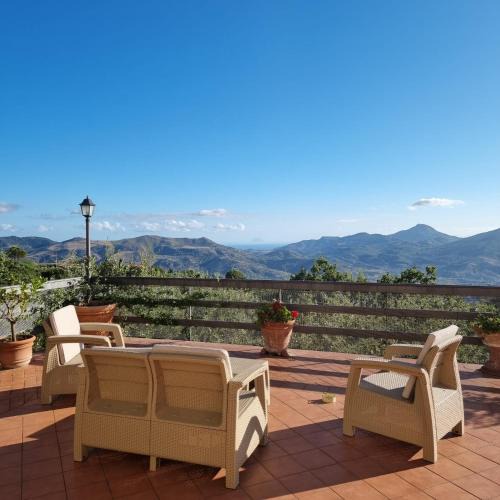 Castelbuono Apartment | Villa Acanthos Panoramic Terrace