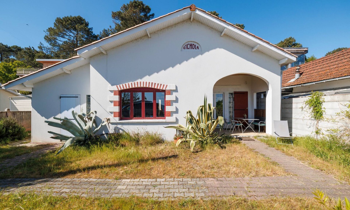 Lacanau House | Villa Etchola – Lacanau | Lake View, Close to Ocean, Surf, Golf & Nature - Rated 3 Stars