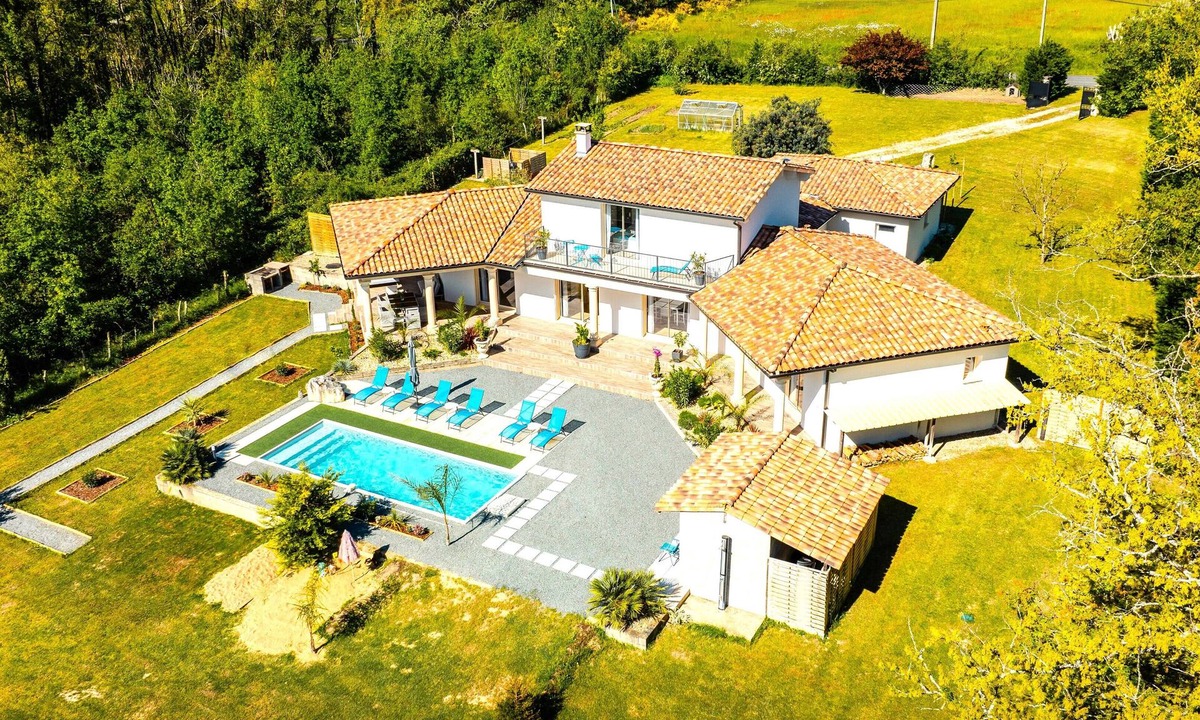 Festalemps Villa | Villa Peristylum PISCINE & SPA