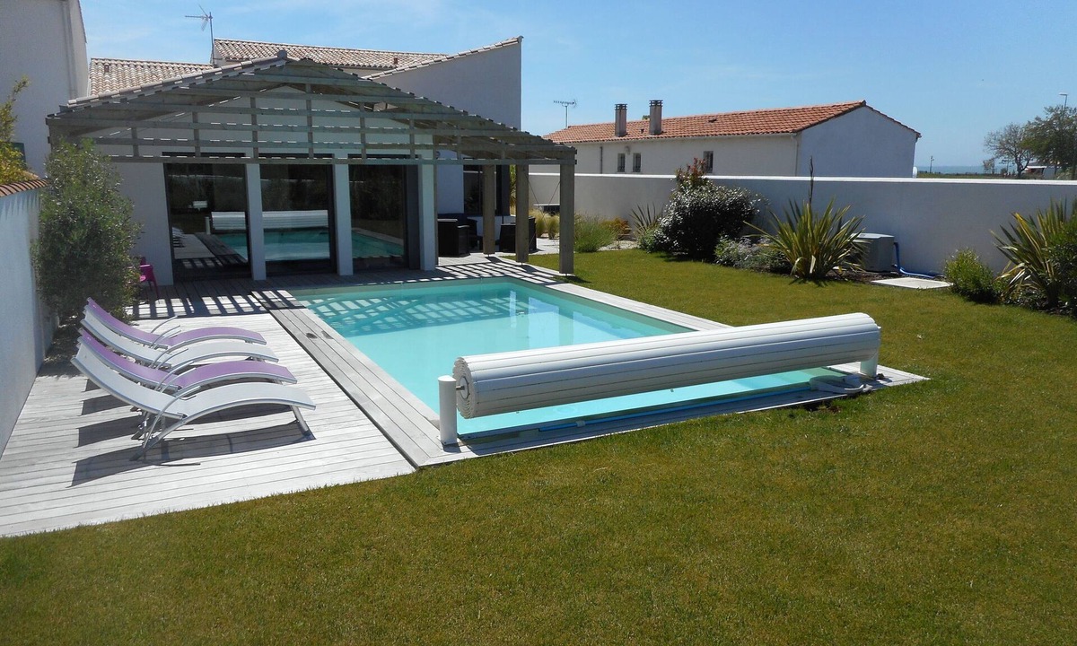 Rivedoux-Plage Villa | VILLA Grand Standing with private pool sleeps 8. Renovated 2025