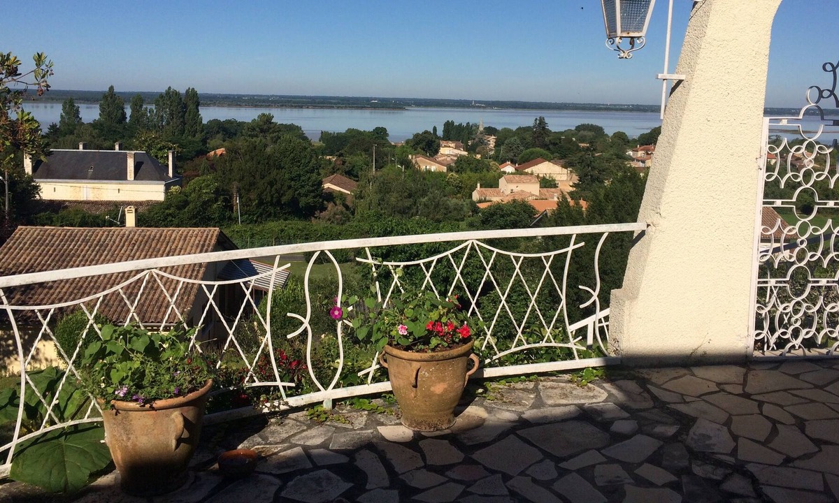 Plassac House | Villa la Cerisaie - Magnificent views of the Gironde Estuary