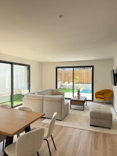 Chatellerault Villa | Villa Nava
