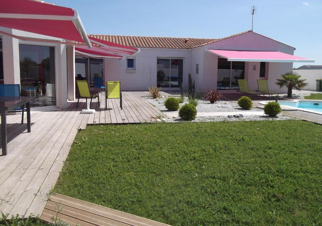 L'Echardiere Villa | Villa Oyala avec piscine, spacieuse et de qualite