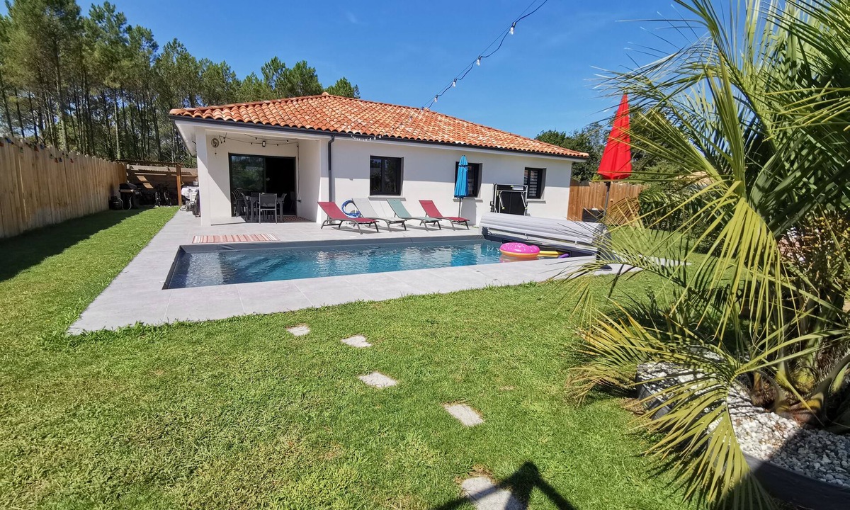 Leon Villa | Villa SAKURA 4* in Léon private pool