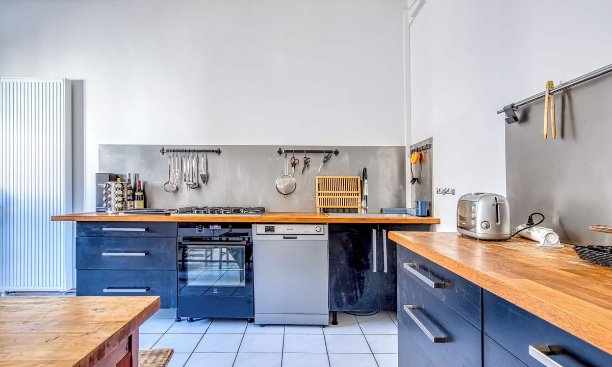 Semillac Villa | Villa 'Semillac' with Private Terrace, Private Garden and Wi-Fi